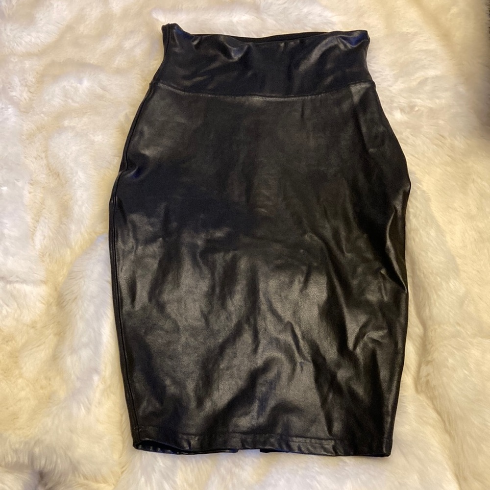 SPANX Faux Leather Pencil Skirt Med